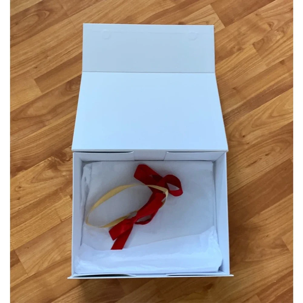 Bundle of 2 gift wrapping‎ white boxes